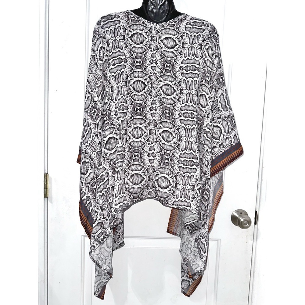 SHYANNE WOMEN'S SNAKE PRINT SHAWL - Picture 10 of 11